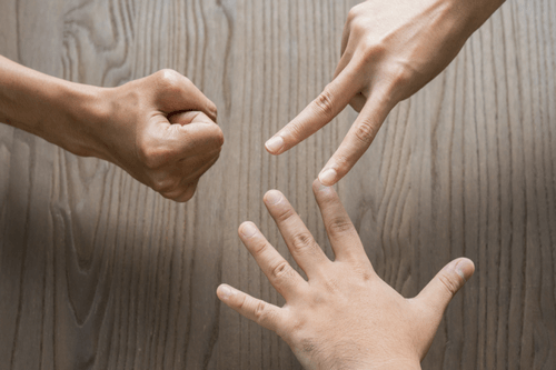 Carta pietra e forbice.