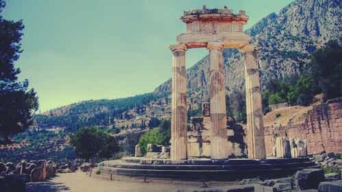 Tempio di Apollo Conosci te stesso.