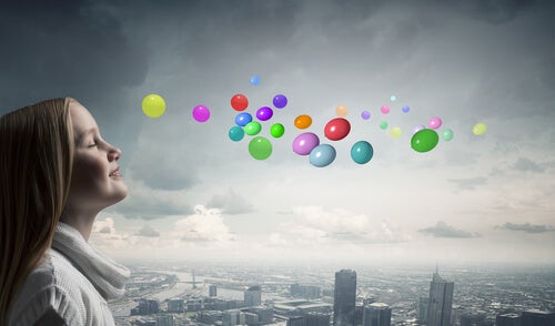 Immaginazione, dove il grigio è multicolore