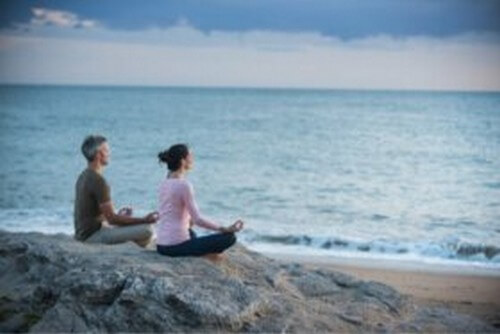 La meditazione migliora le relazioni interpersonali?