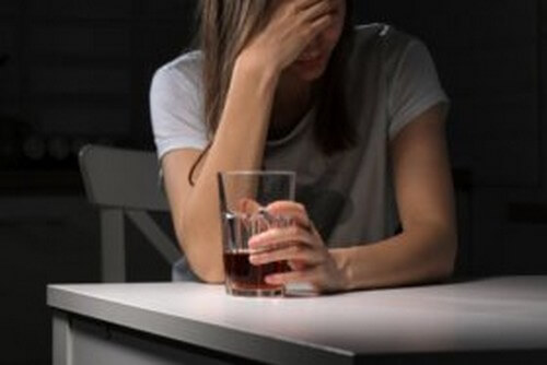 Bere alcolici non migliora l’umore