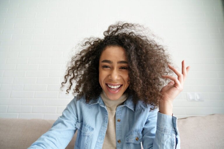 Persone aromantiche: come vivono i rapporti?