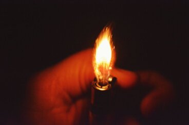 Inalazione di gas: la nuova moda dell'accendino