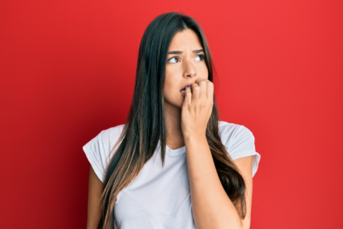 Tic nervosi: cosa sono e come eliminarli?