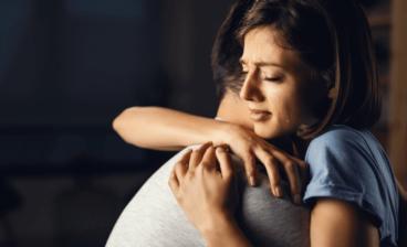 Dipendenza emotiva: cause, sintomi e conseguenze