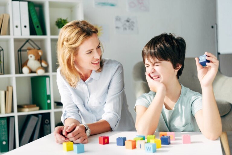 Sindrome di Tourette, come posso aiutare mio figlio?