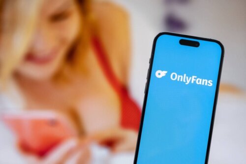 Onlyfans: in che modo utilizzarlo influisce sulla salute mentale?