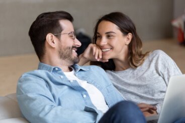 Parlare del passato sessuale con il mio partner: sì o no?