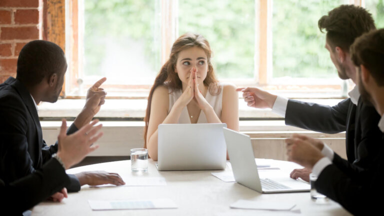 “Tutti mi criticano”: perché mi sento così e cosa fare